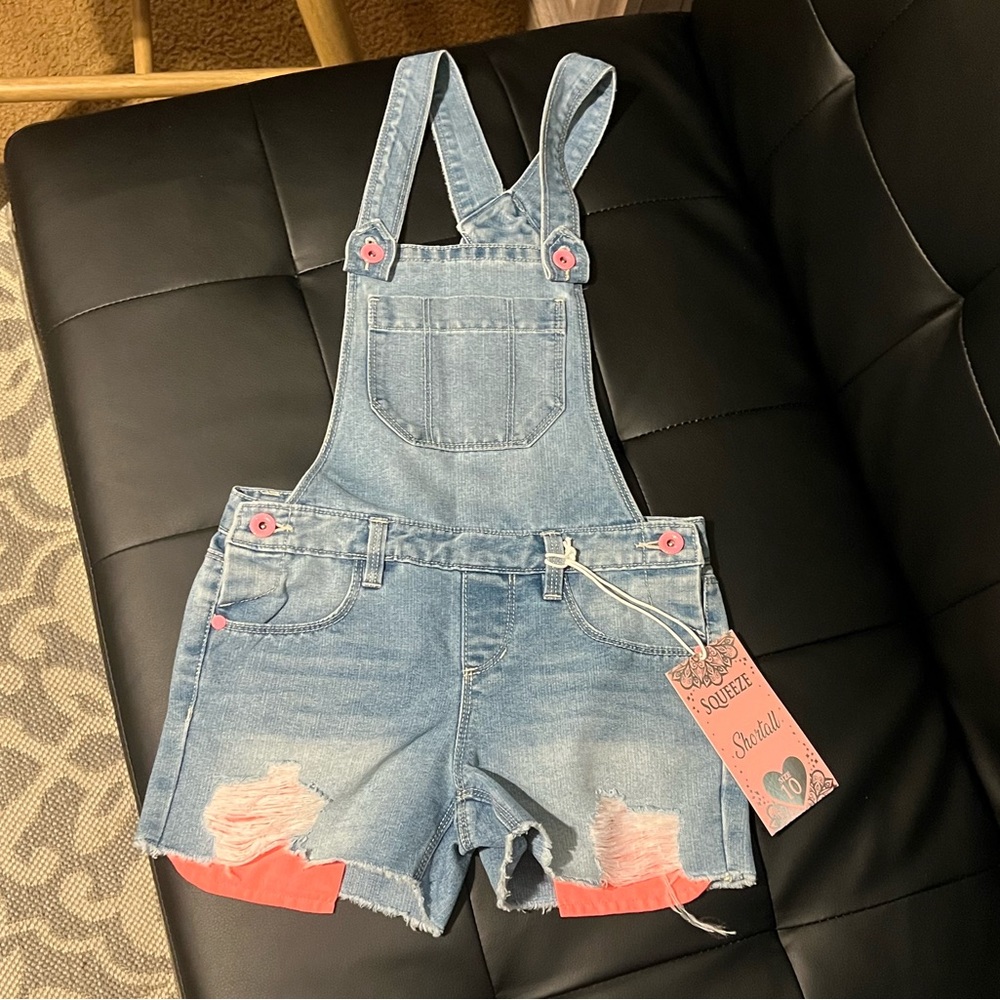 Girls shortall